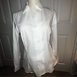 Anne Klein Long Sleeve White Button Down. Size Small.